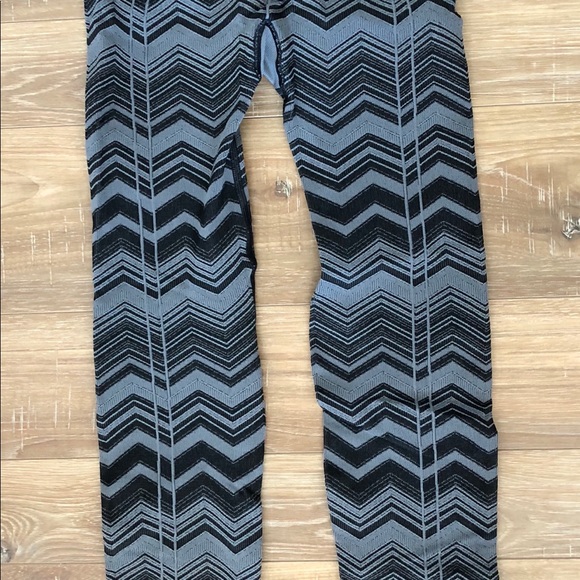 Lululemon Ebb to Street Chevron Leggings - Picture 4 of 5